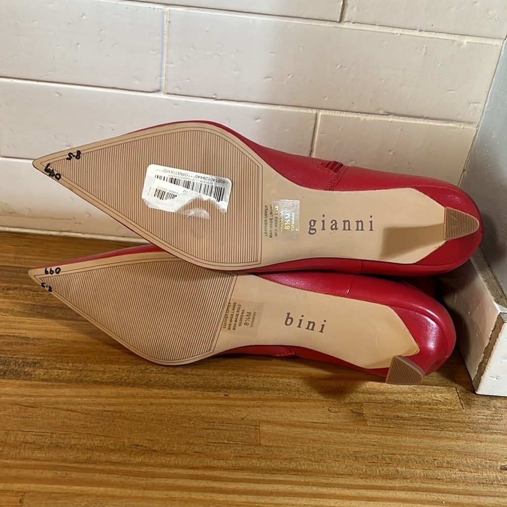 NWOB Gianni Bini Booties Red Leather Georgina Pointed Toe Kitten Heels Size 8.5 - Picture 8 of 8